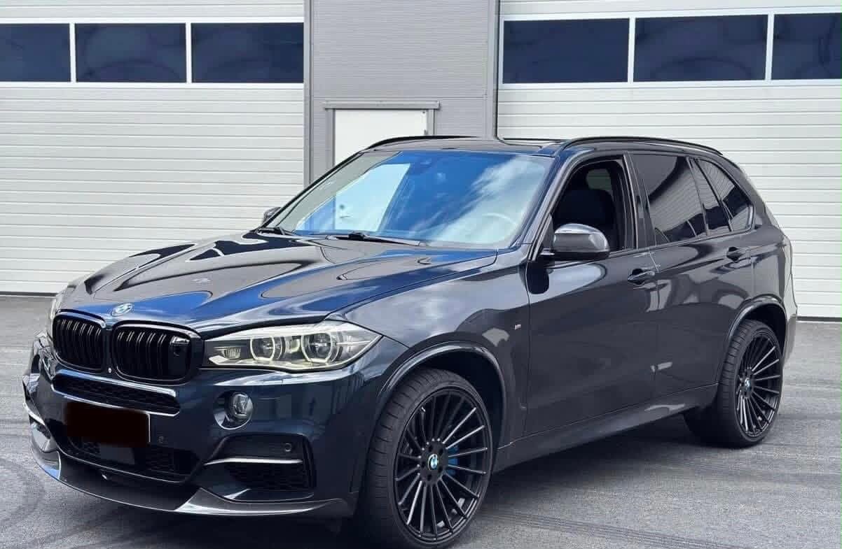 BMW X5 M50d - photo 37