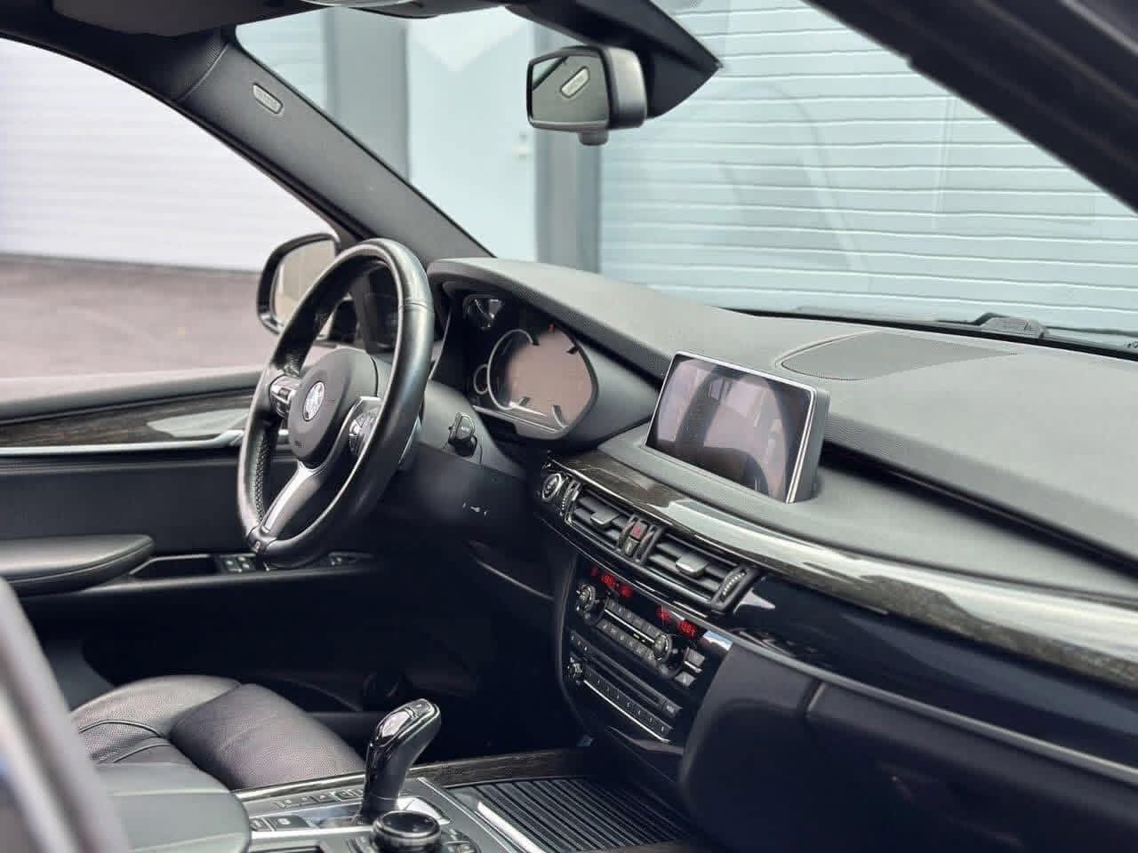 BMW X5 M50d - photo 5