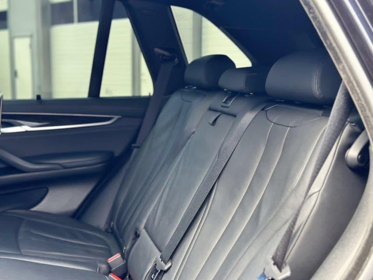 BMW X5 M50d - photo 26