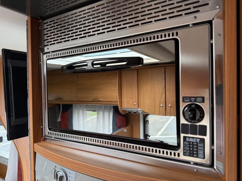 BURSTNER DELFIN PERFORMANCE 625 3.0 - photo 7