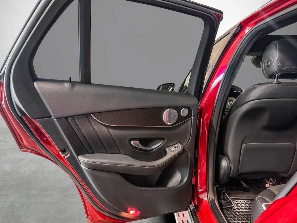 MERCEDES-BENZ GLC 300 e 4MATIC AMG - photo 18