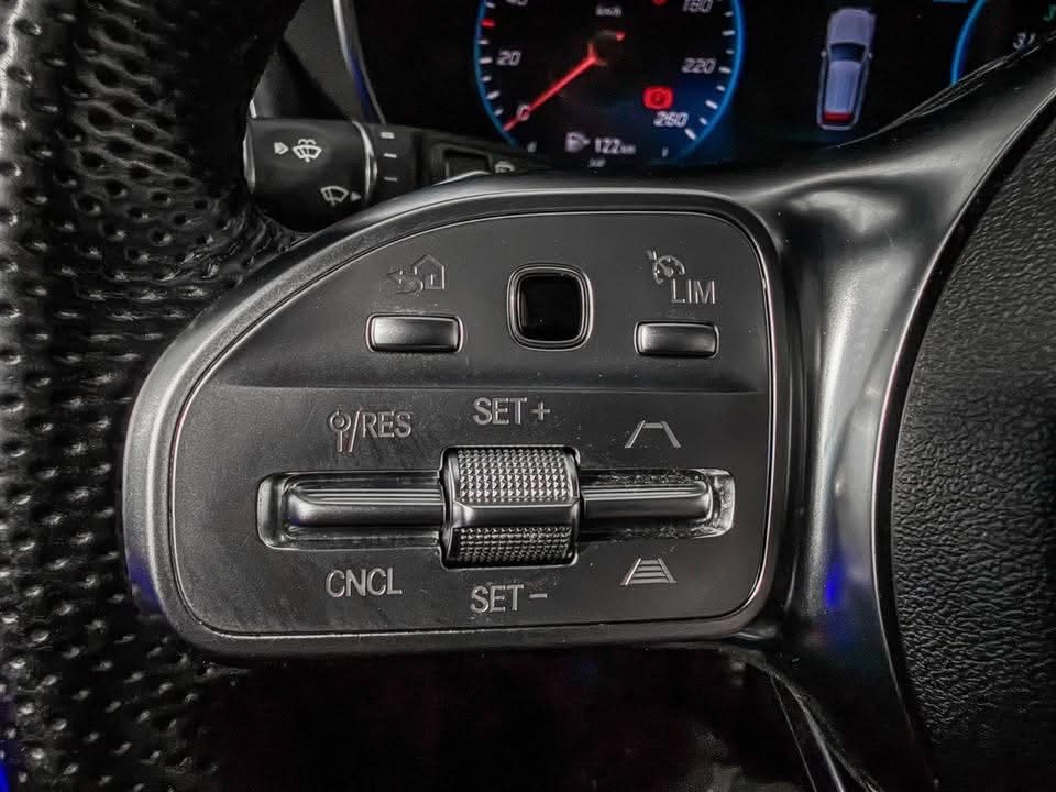 MERCEDES-BENZ GLC 300 e 4MATIC AMG - photo 9