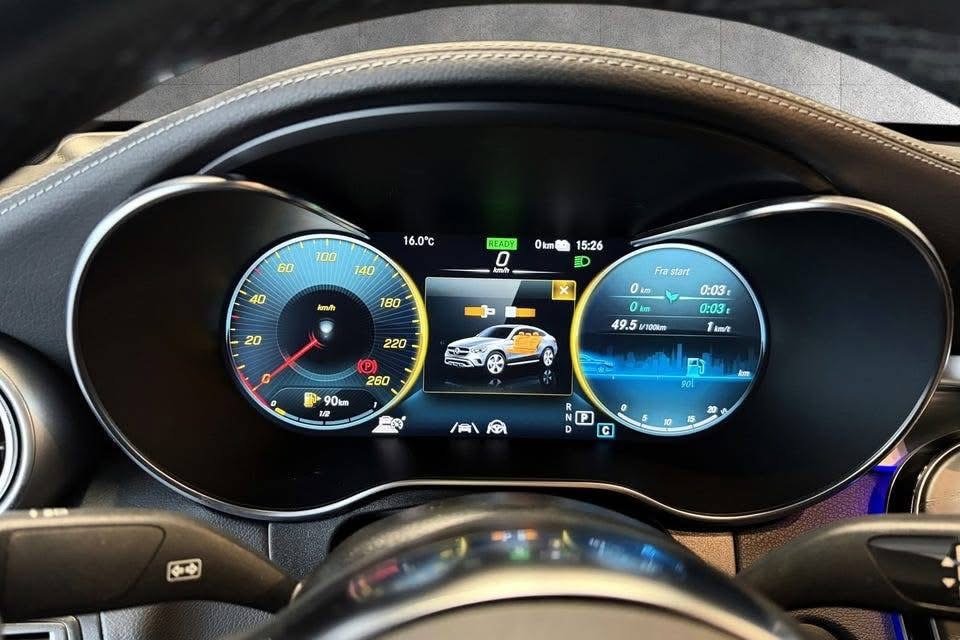 Mercedes-Benz Glc 300e 4Matic AMG - photo 19