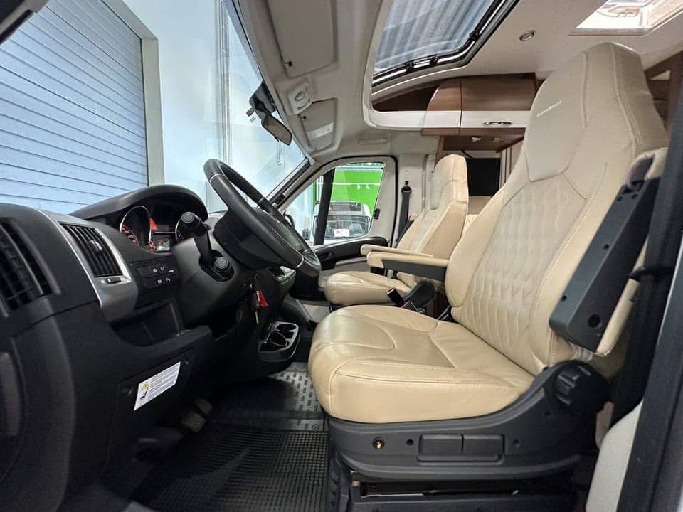 BURSTNER NEXXO T 720 - photo 22