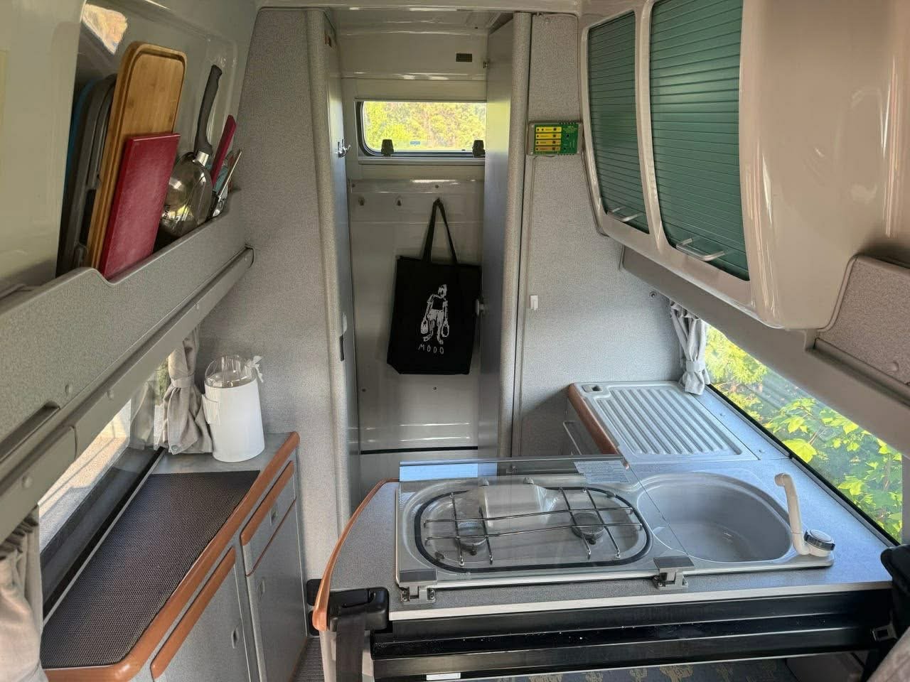 VOLKSWAGEN MULTIVAN CALIFORNIA EXCLUSIVE - photo 9