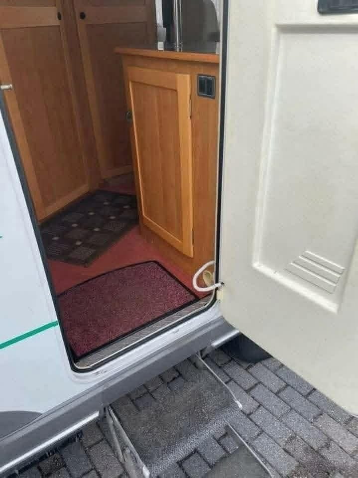 MERCEDES HYMER S 510 - photo 28