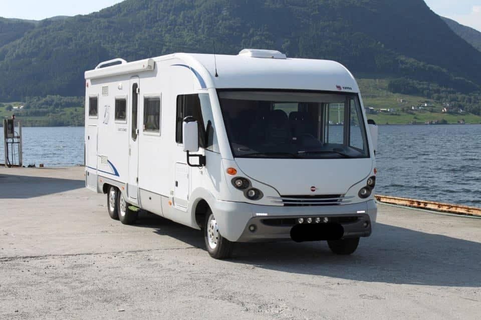 BURSTNER I820