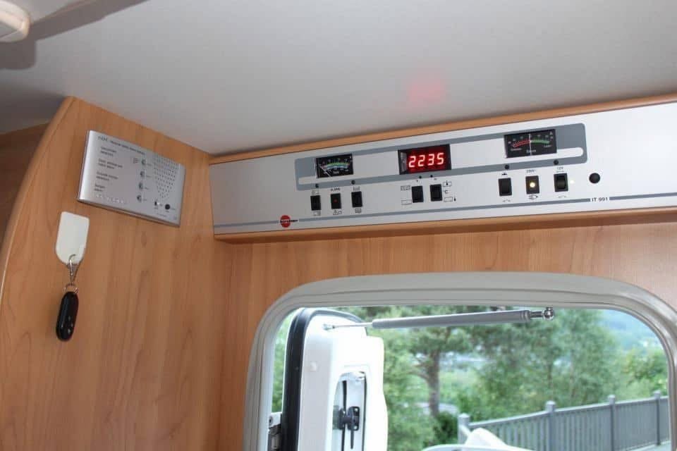 BURSTNER I820 - photo 9