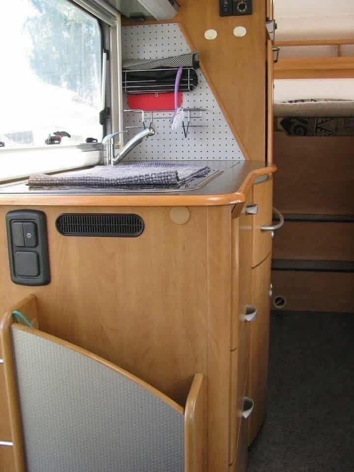HYMER B 644 2.8JTD - photo 7