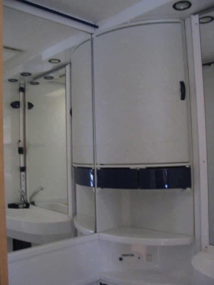 HYMER B 644 2.8JTD - photo 18