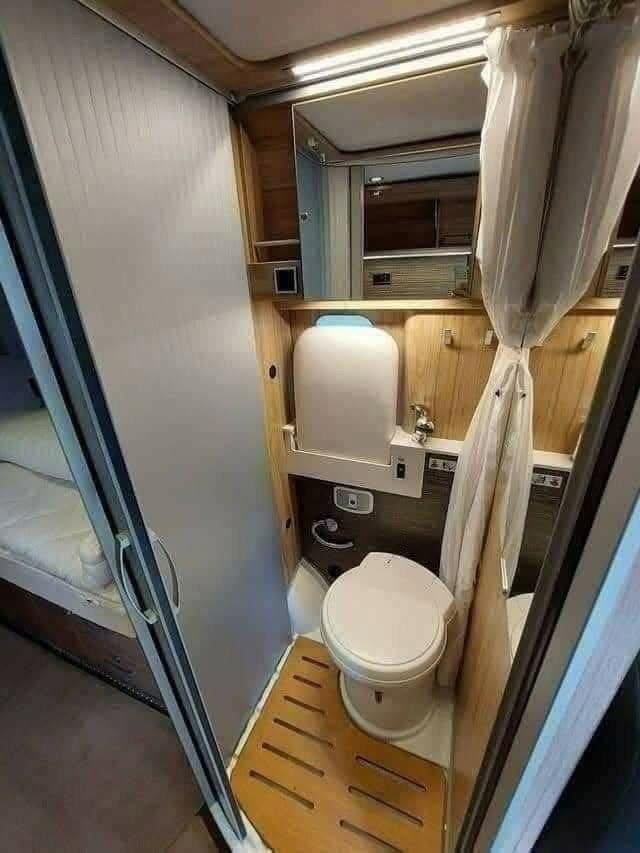 HYMER YELLOWSTONE - photo 22