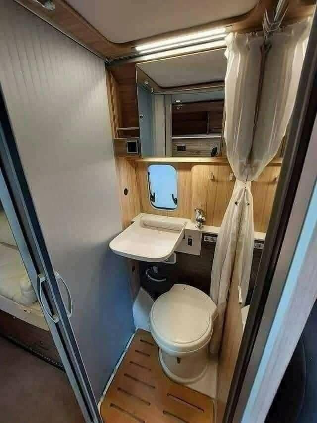 HYMER YELLOWSTONE - photo 26