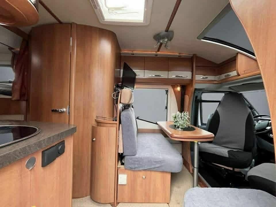 HOBBY VAN EXCLUSIVE - photo 19