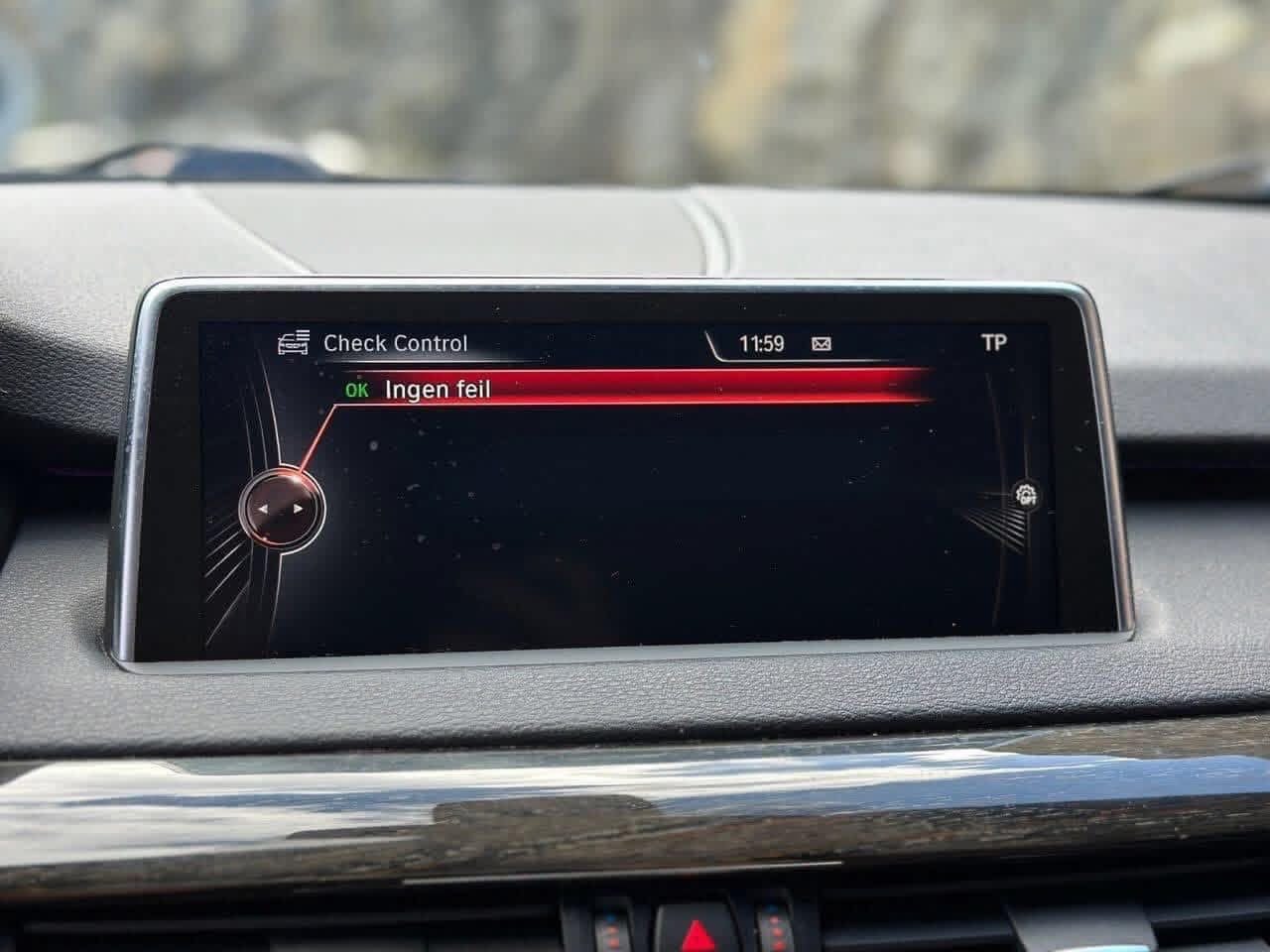 BMW X5 M50d - photo 14