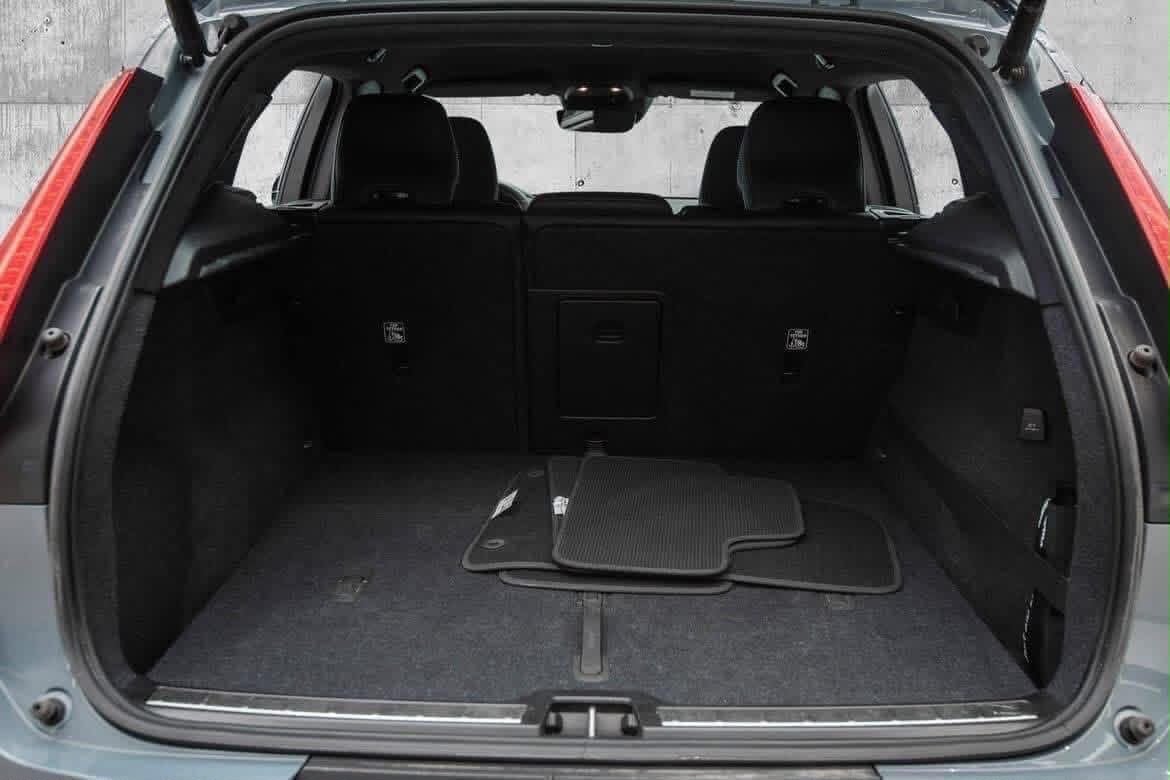 VOLVO XC40 - photo 12
