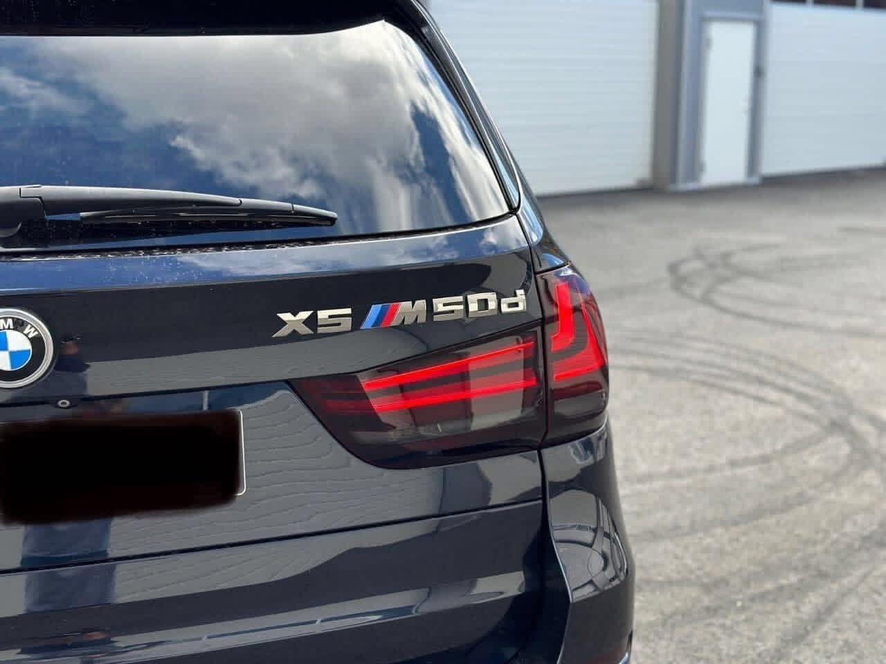 BMW X5 M50d - photo 38